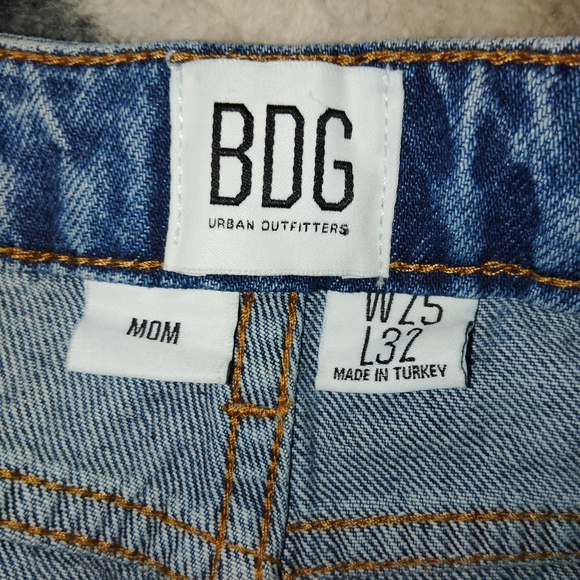 BDG Mom Jeans - Ribbed Seam Detail 25" - Picture 9 of 9